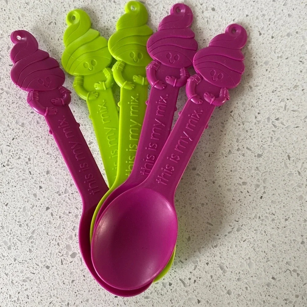 🍍MENCHIE SPOONS🍍5 for $5 mix and match colors or all one color🍍